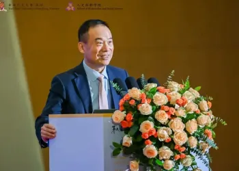 高考入学排名260名学生不满和排2600名同学住一个寝室提出退学，校长：不要看不起，以后谁学得好还不必定
New