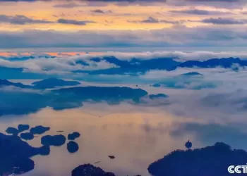 7月1日，杭州千岛湖迎来绝美云海景观。
New