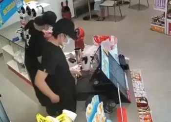 浙江一奶茶店职员因手头拮据，偷记雇主支付密码，“蚂蚁搬家”式盗转数千元
New