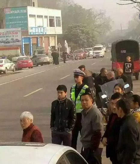 143426g3je35z1jiaoaap6.jpg