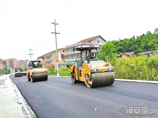 内荣路路面改造一期工程将在今年底前完工-1.jpg