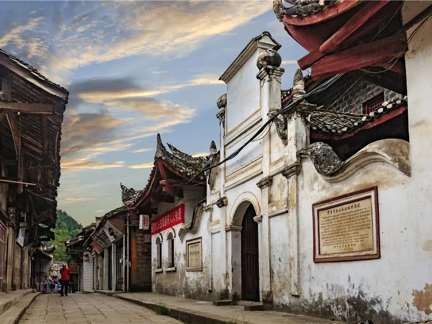 【大千故里古牌坊·骑马踩水游内江】内江7条精品旅游线路正式发布-7.jpg