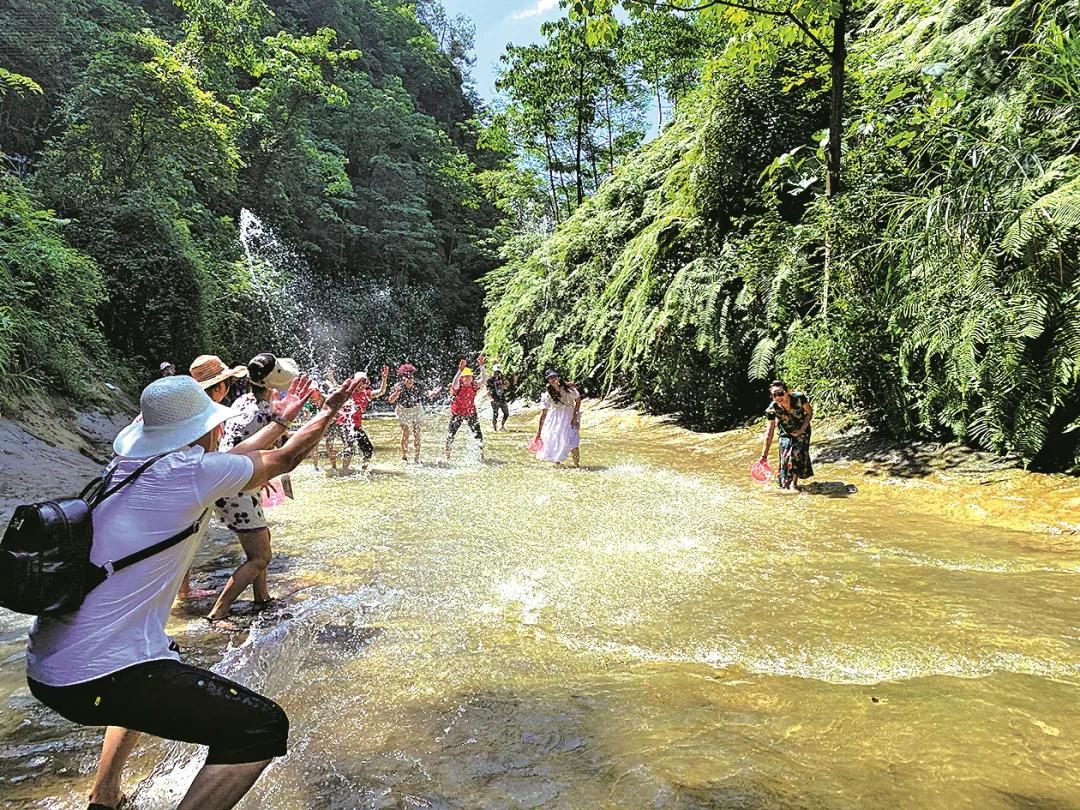 【大千故里古牌坊·骑马踩水游内江】内江7条精品旅游线路正式发布-37.jpg