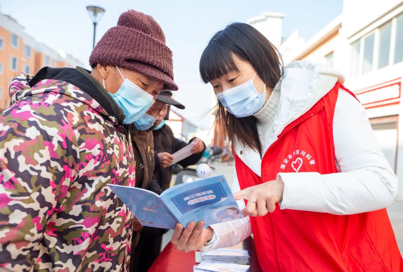 注射了新冠疫苗还用戴口罩吗？钟南山最新回应-3.jpg