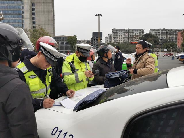 3月2日起实施！内江城区汉安大道二、三轮车不走专用道将被处罚-3.jpeg