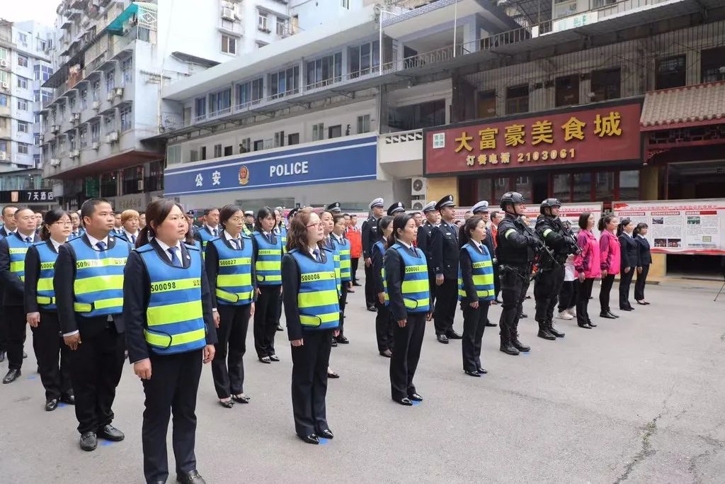 随时监视，“直通”警方！内江公交车里装上了“天眼”-2.jpg