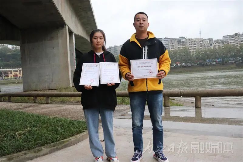 天赋＋努力！内江24岁女孩九个月“速成”全国冠军——-1.jpg