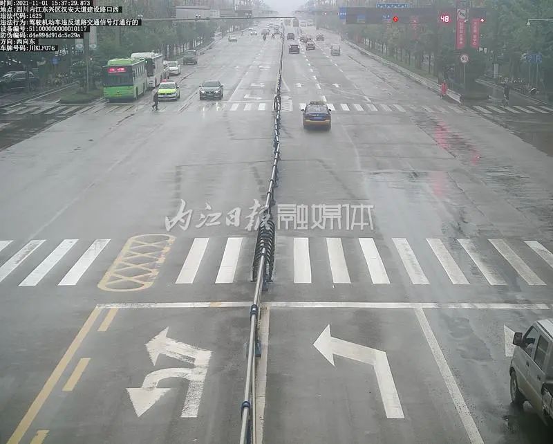 内江交警“拍了拍”你：请接受处理-4.jpeg
