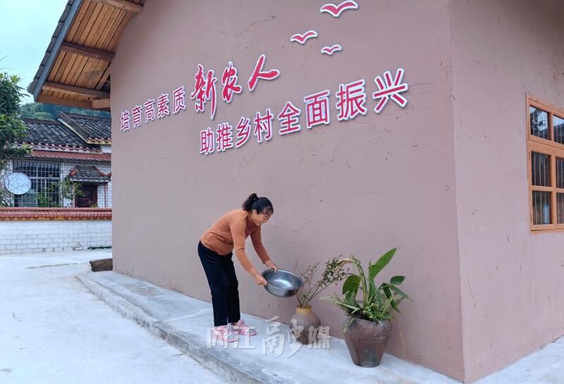 内江：12227名能工巧匠积极投身农村面貌改善行动-1.jpg