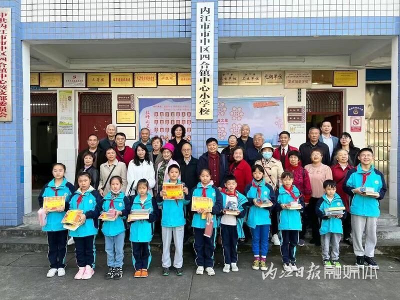 “三堆书”公益志愿服务项目：“尽我所能多让一个孩子成才！”-4.jpg