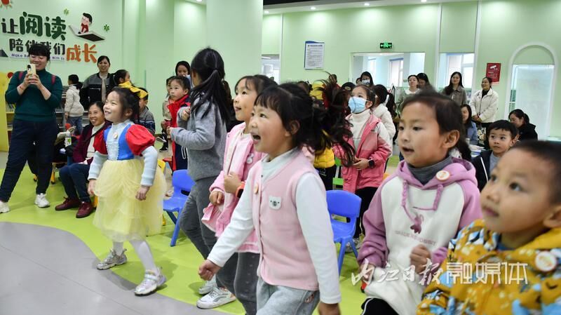 萌娃化身“大侦探”！东兴区图书馆开展小宝成长汇“我是大侦探”活动-3.jpg