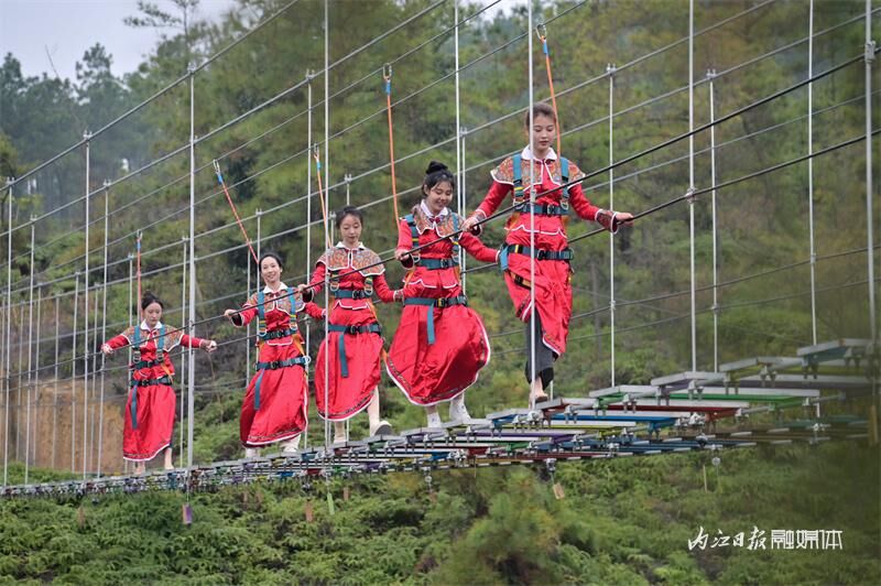 “穿越”千年！甜女“沉浸式”打卡古佛顶景区-7.jpg