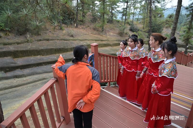 “穿越”千年！甜女“沉浸式”打卡古佛顶景区-5.jpg