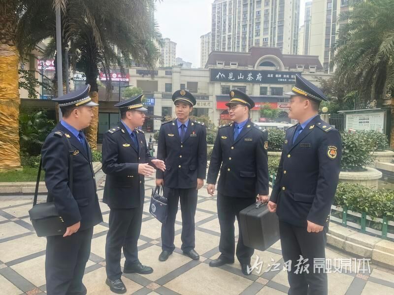 隆昌与荣昌、铜梁开展川渝跨区域联合执法交流活动-1.jpg