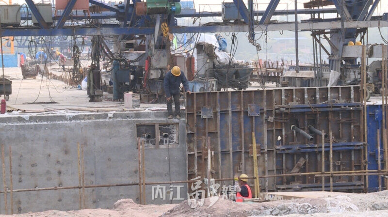 内江水心坝大桥及连接线工程项目：大桥顺利合龙 有望本月底达到通车条件-5.jpg