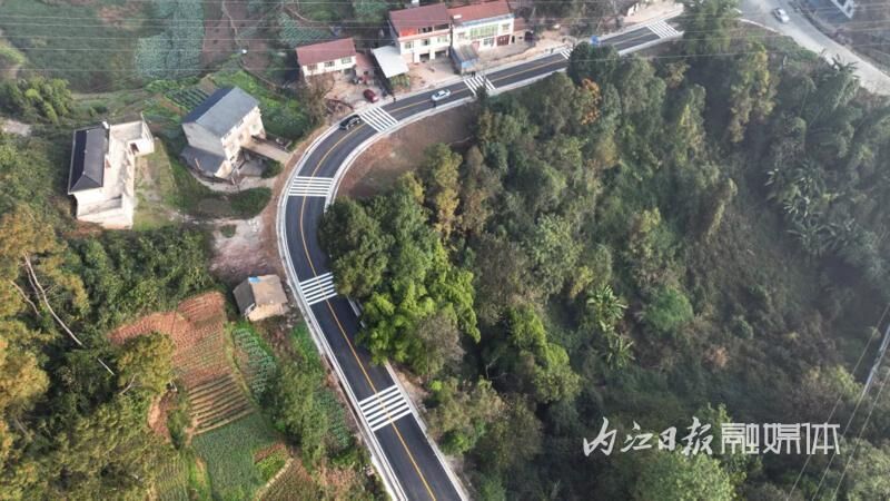 “绣”好农村路网，资中板新路即将通车-1.jpg