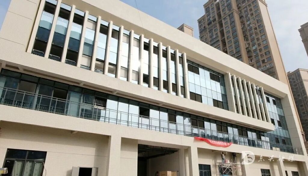 1500余个学位，东兴这所学校预计月底完工-2.jpg