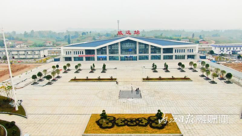 成宜高铁通车在即，乘上高铁来威远“吃喝玩乐”感受穹窿风貌-1.jpg