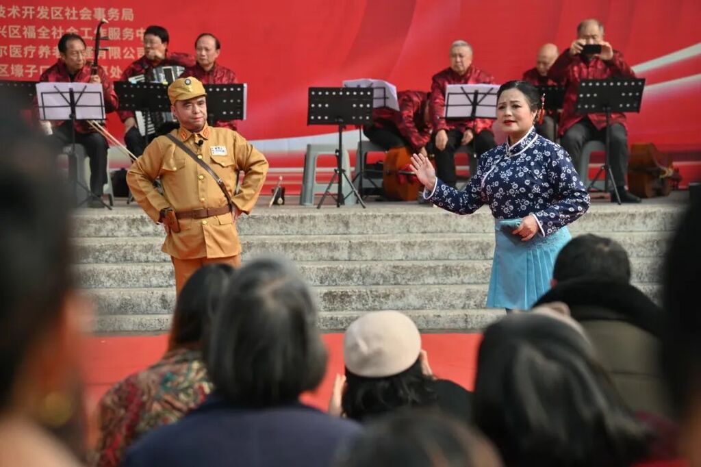 情暖寒冬，喜迎春节！内江经开区关爱巡演精彩纷呈——-5.jpg