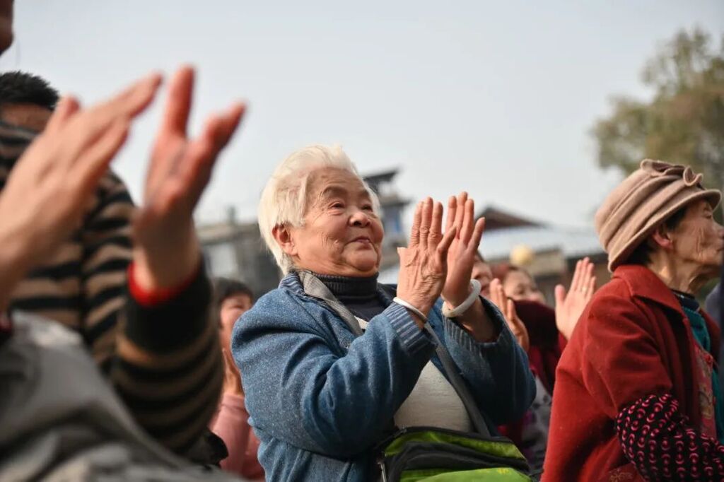 情暖寒冬，喜迎春节！内江经开区关爱巡演精彩纷呈——-8.jpg