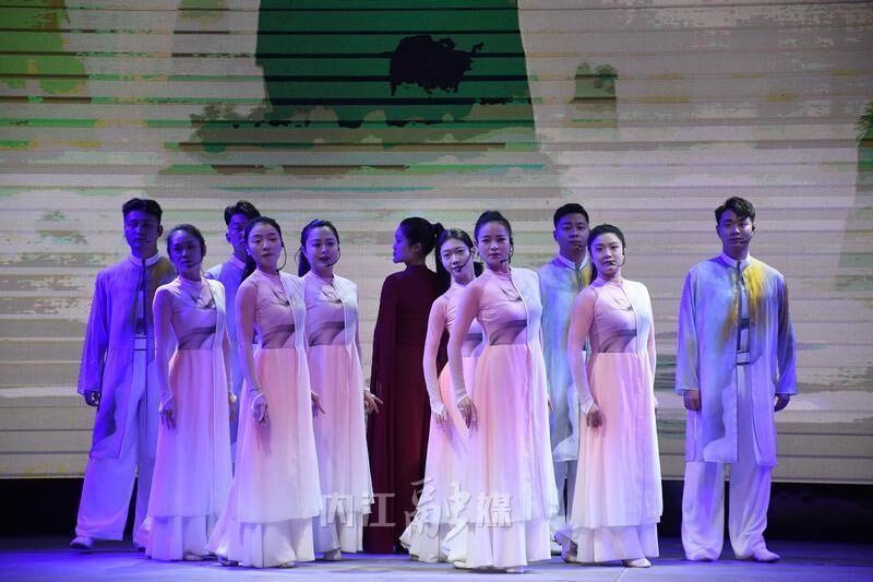 龙年“甜”更浓！2024年内江“春晚”进入节目评审阶段-1.jpg
