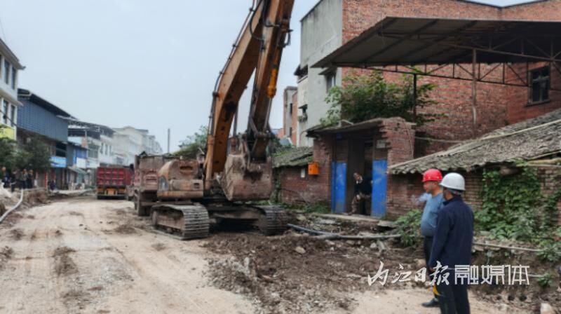 隆昌市：五荣路改造升级 强化川渝互联互通-3.jpg