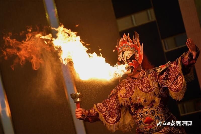 看演出、领礼品、吃年饭，内江这场活动让返乡农民工乐开了怀！-12.jpeg