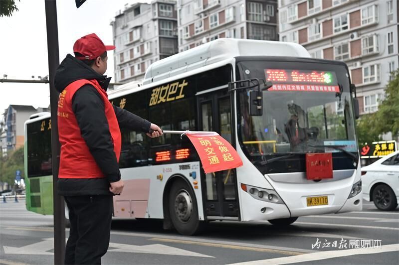 “志愿红”，是寒风中最美的风景-2.jpeg