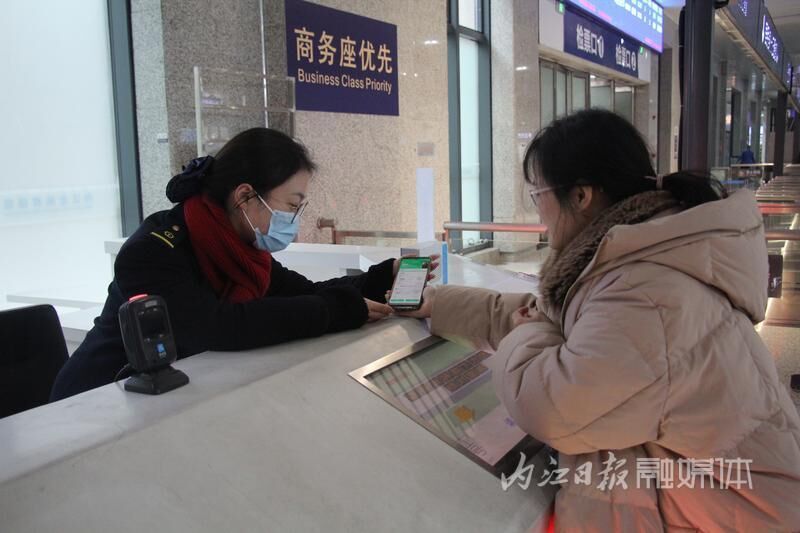 春运启幕，成渝城际铁路内江北站多举措服务旅客出行-3.jpg