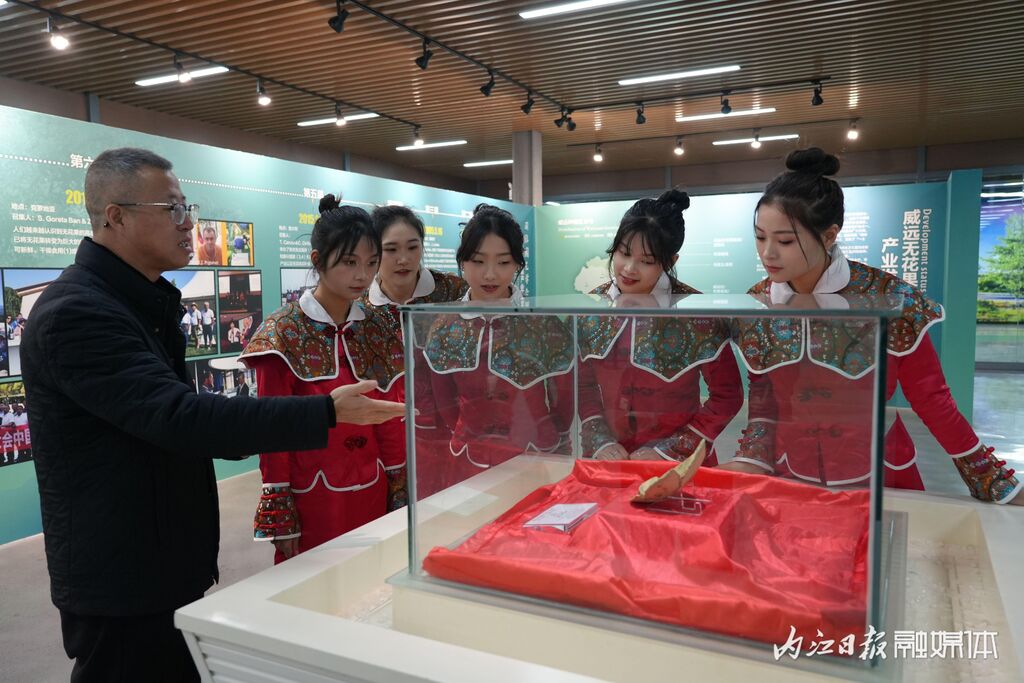 小“叶片”，大缘分！威远无花果与世界这样结缘-2.jpg