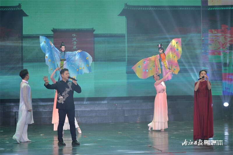龙跃甜城•福满甜都——内江市2024年迎春文艺晚会掠影-12.jpg
