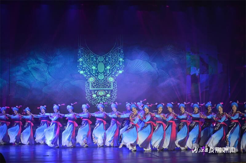 龙跃甜城•福满甜都——内江市2024年迎春文艺晚会掠影-17.jpg