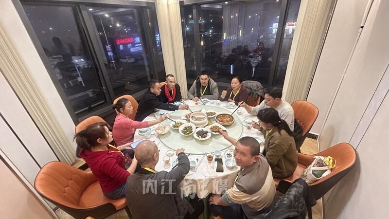 老乡情+思乡情！80名内江籍农民工在广州吃上第一顿团圆饭-7.jpg