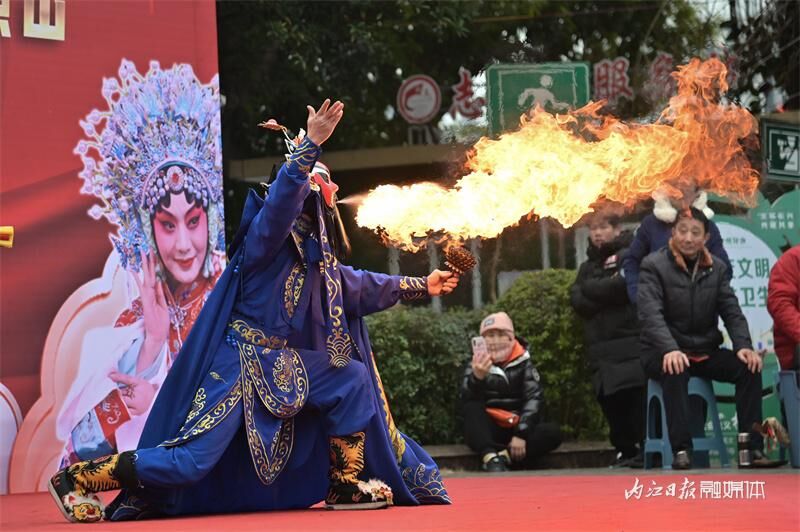 “有内味儿”！内江这台戏曲专场惠民演出让戏迷过足瘾-9.jpg