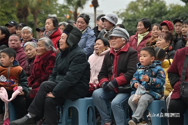“有内味儿”！内江这台戏曲专场惠民演出让戏迷过足瘾-5.jpg