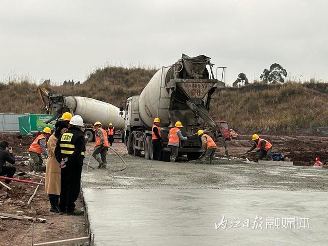 全力冲刺中！内江经开区这个项目预计8月底试投产-2.jpg