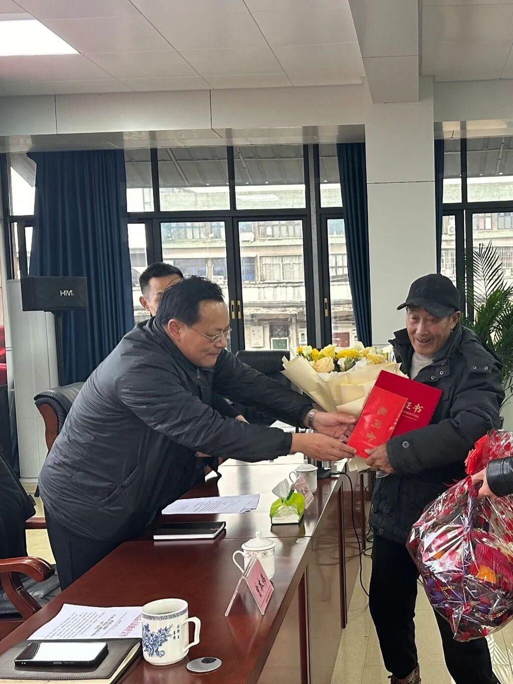 致敬平民英雄！威远县召开2023年度见义勇为公民表扬奖励会-2.jpeg