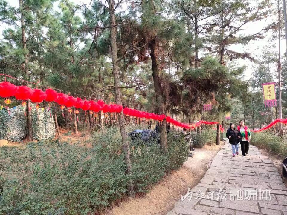 “中国红”扮浓内江乡村年味-4.jpg