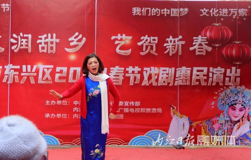 戏剧惠民演出走进东兴区清源社区-2.jpg