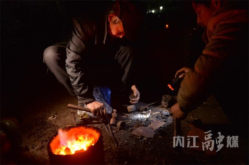 精彩绝伦！内江非遗“永东火龙”闹新春-5.jpg
