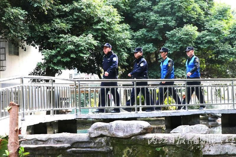 内江市中区：“摆”出来的警务，为社区治理注入“藏蓝力量”-1.jpeg