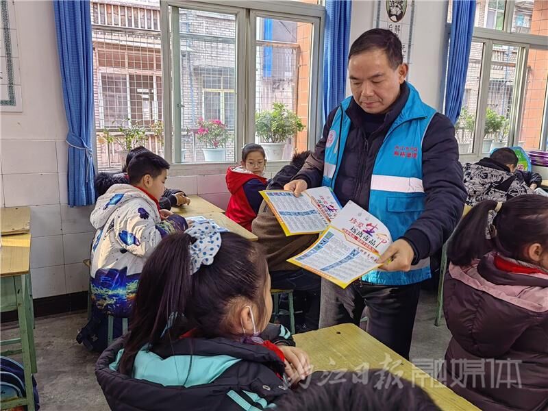 青春无毒 市中区大洲广场社区：禁毒宣传进校园-2.jpeg