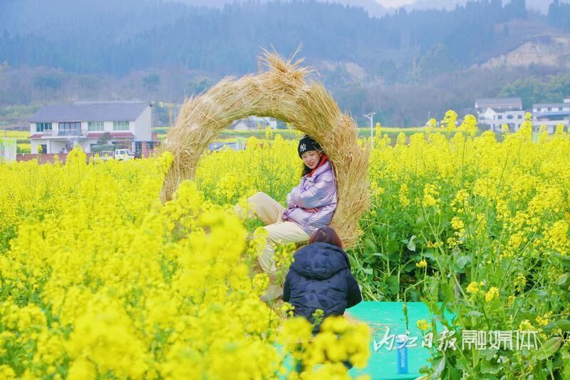 春日盛宴！威远县油菜花节拉开帷幕-9.jpg