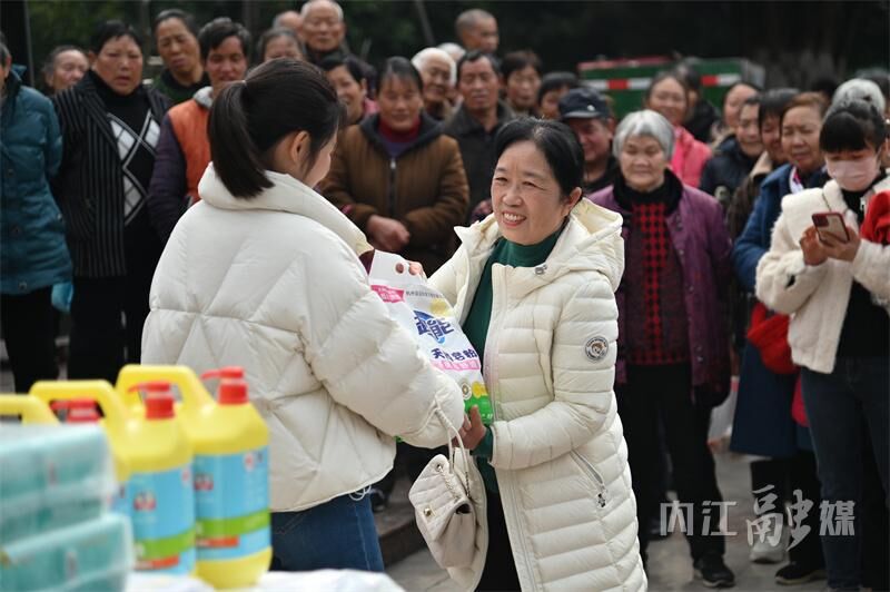 内江市“学雷锋·文明实践我行动”主题活动启动-5.jpg