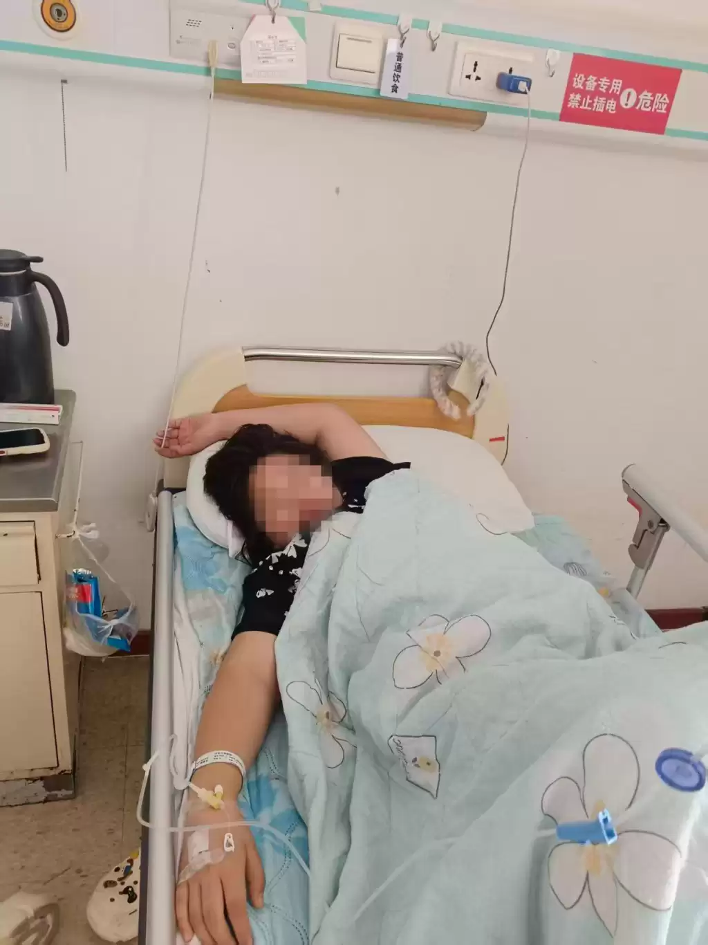 吉林一初二女生遭同学围殴后出现抑郁症状，警方介入调查。
New